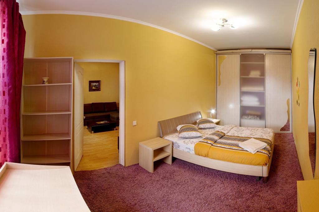Kyiv Apartment In The City Center On Turgenevskaya Street Exterior foto